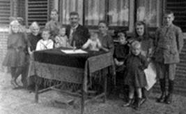 Beschrijving: Beschrijving: Beschrijving: Beschrijving: gezinsfoto1924